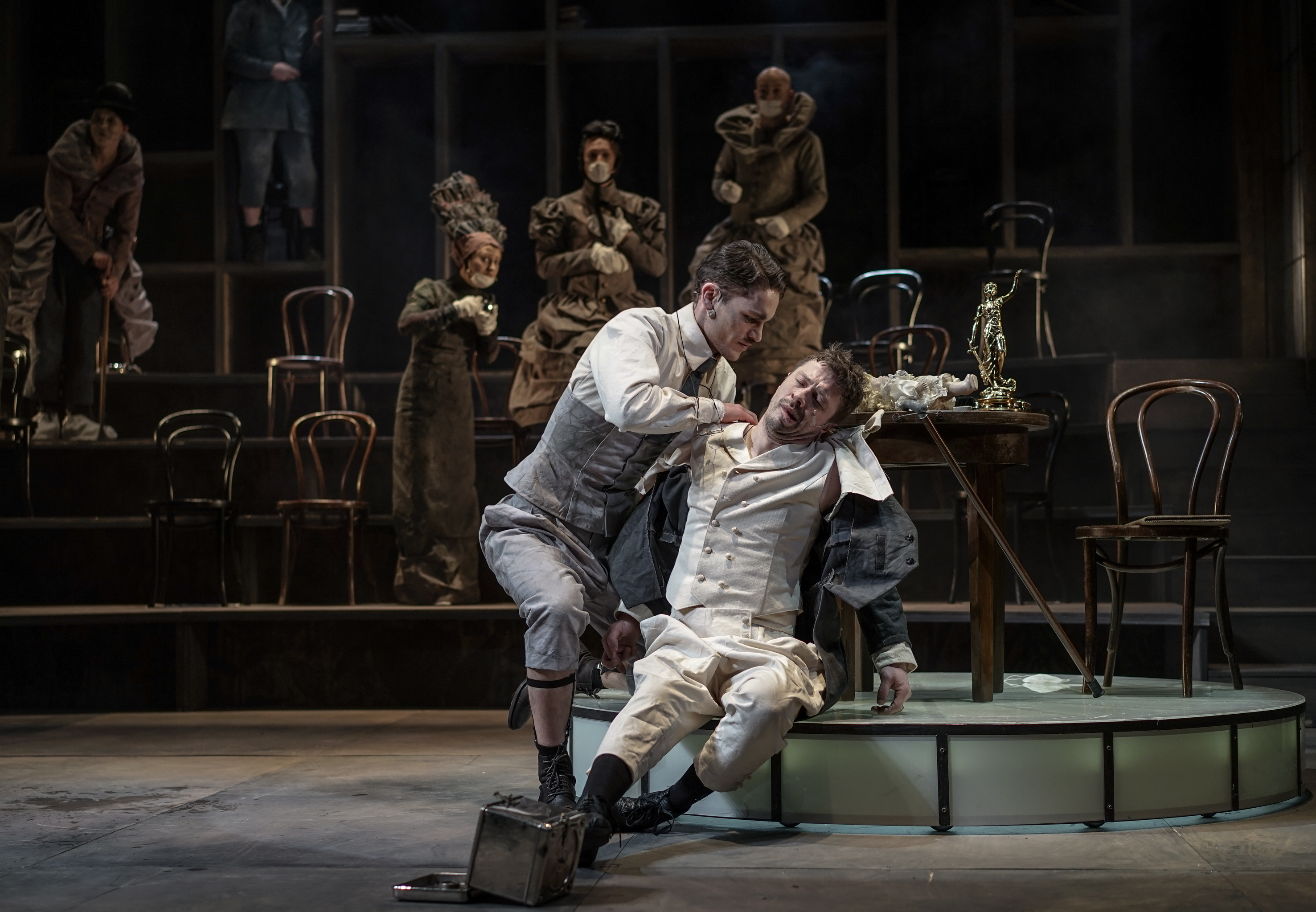 Frederiks Trīvss – Edgars Ozoliņš, Džons Meriks – Egons Dombrovskis // Foto – Mārtiņš Vilkārsis